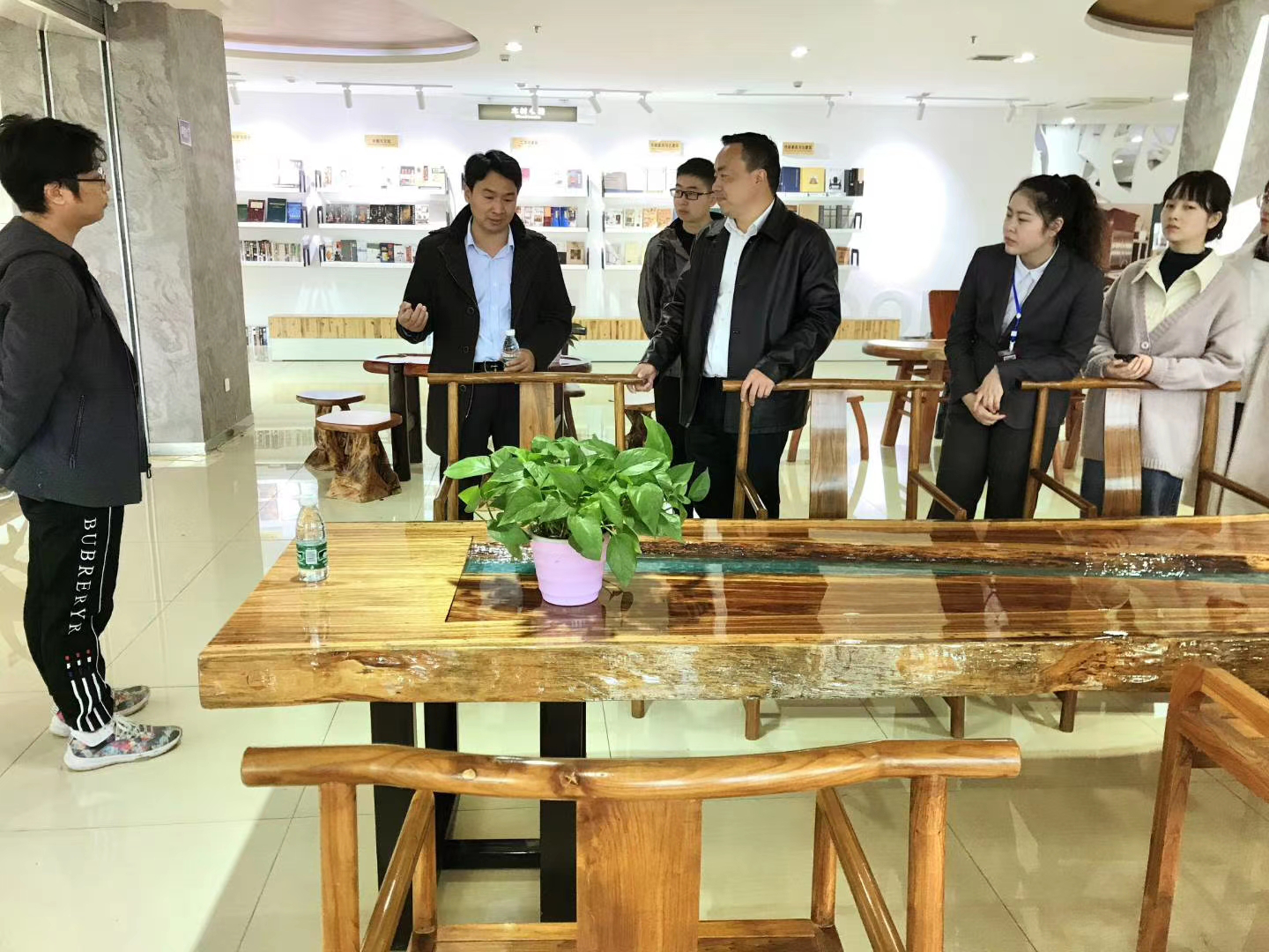 【中心動態(tài)】國家林業(yè)和草原局林產(chǎn)工業(yè)規(guī)劃 設計院所長張建輝到我中心調(diào)研指導工作