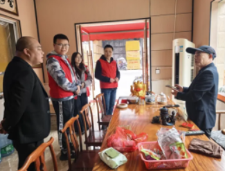【園區(qū)動態(tài)】傳承雷鋒精神 奉獻青春力量 ——青白江國際木材加工貿易園區(qū)開展2026年學雷鋒紀念日志愿服務活動